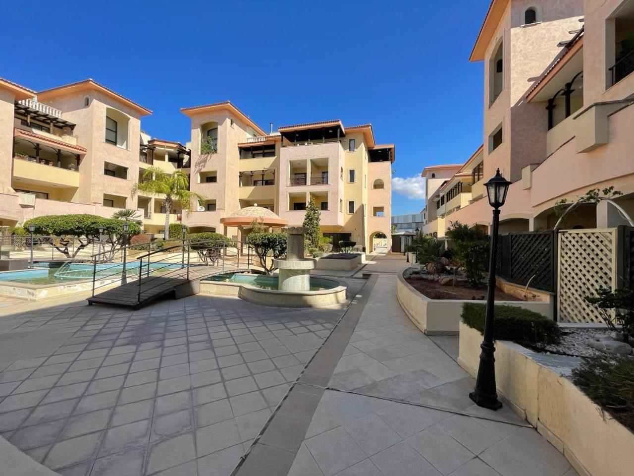 Queens Gardens Пафос Екстер'єр фото