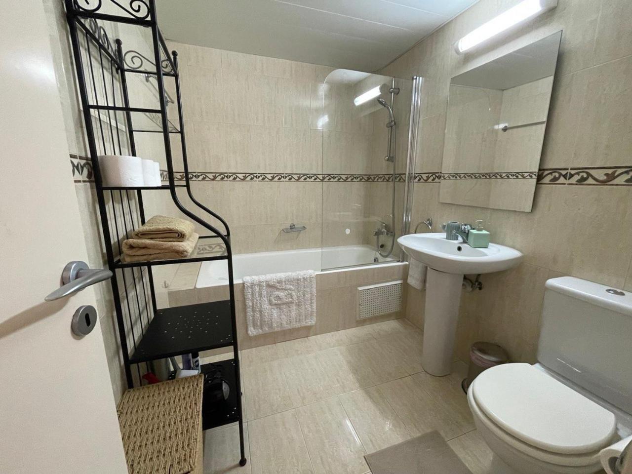 Queens Gardens Пафос Екстер'єр фото
